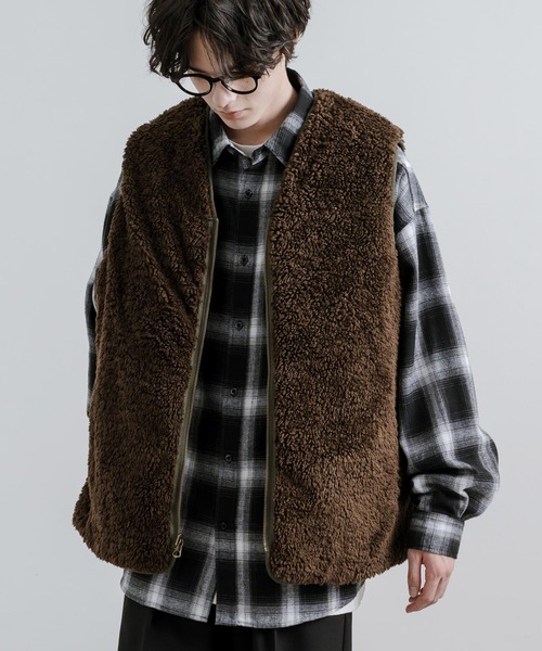Rocky Monroe(ロッキーモンロー)の「2WAY ボアフリース/キルティング リバーシブルベスト(ベスト・メンズ・オリーブ/ブラック/チャコール/ライトグレー・L/LL/M)」の14枚目の写真