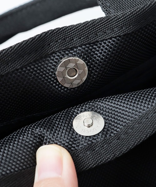 NoiR/ノアール(ノアール)の「撥水加工 ハンドトート ミニショルダー 2WAY ミニトートバッグ Approachi mini tote(アプローチミニトート) N23005(トートバッグ・メンズ・ブラック/ブラック系その他・FREE)」の11枚目の写真