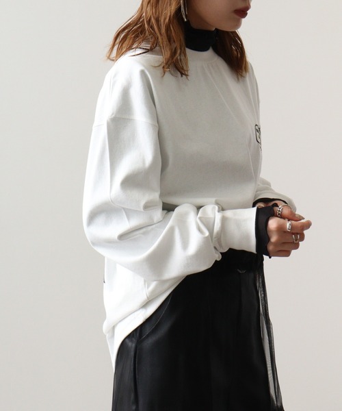 A.T,C in the attic homme(エーティーシーインジアティックオム)の「ATC in the attic homme キャラクタープリント綿ロンT(Tシャツ/カットソー・メンズ・ブラック/ホワイト系1/マスタード/ホワイト/パープル/ブラック系1・M/L)」の22枚目の写真