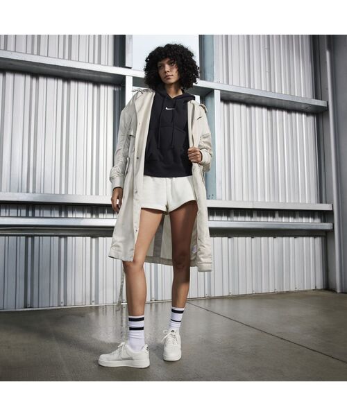 NIKE（ナイキ）の「ナイキ エア フォース 1 ’07 エッセンシャル ウィメンズシューズ / Nike Air Force 1 ’07 Essential Women's Shoes＜22-29cm 展開＞（スニーカー・レディース・クリーム・29/22/28/23.5/24.5/22.5/27/26/25/24/23/27.5/26.5/25.5/28.5）」の17枚目の写真