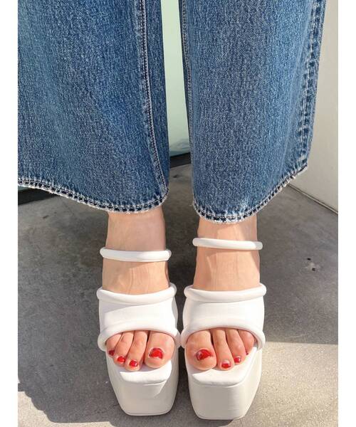 GYDA（ジェイダ）の「セミパディングチャンキーサンダル（サンダル・レディース・オフホワイト/ブラック・LARGE/MEDIUM/SMALL）」の5枚目の写真