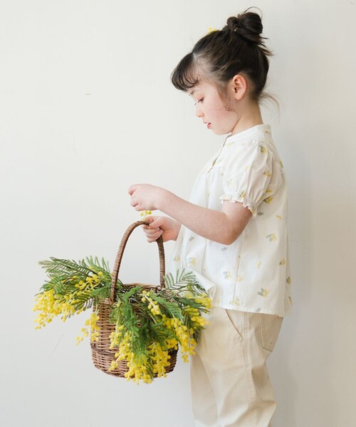 BRANSHES(ブランシェス)の「【おそろい】ミモザ刺繍チュニック(シャツ/ブラウス・キッズ・ライトグリーン/オフホワイト・110/130/120/140/150/90/100)」の12枚目の写真