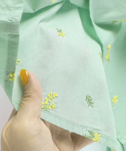 BRANSHES(ブランシェス)の「【おそろい】ミモザ刺繍チュニック(シャツ/ブラウス・キッズ・ライトグリーン/オフホワイト・110/130/120/140/150/90/100)」の20枚目の写真