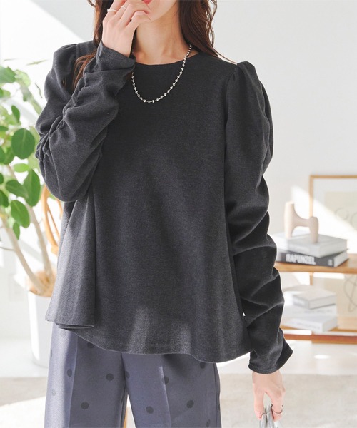 KOBE LETTUCE(コウベレタス)の「袖ギャザーブラウス(シャツ/ブラウス・レディース・ベージュ/オフホワイト/チャコールグレー・M)」の6枚目の写真