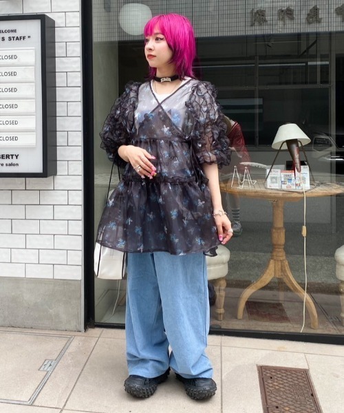 Candy Stripper（キャンディストリッパー）の「FRILL DENIM パンツ（デニムパンツ・レディース・インディゴブルー/ライトインディゴブルー・2）」の3枚目の写真