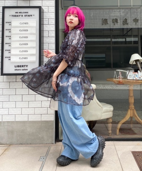 Candy Stripper（キャンディストリッパー）の「FRILL DENIM パンツ（デニムパンツ・レディース・インディゴブルー/ライトインディゴブルー・2）」の5枚目の写真