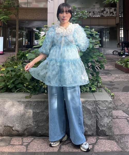 Candy Stripper（キャンディストリッパー）の「FRILL DENIM パンツ（デニムパンツ・レディース・インディゴブルー/ライトインディゴブルー・2）」の12枚目の写真