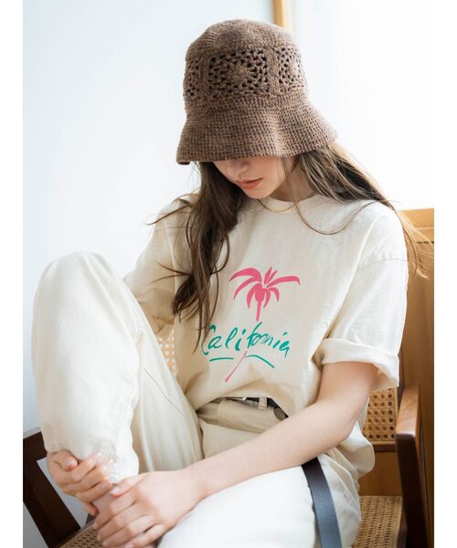 MIXTA(ミクスタ)の「mixta別注 グラフィックロゴTee(Tシャツ/カットソー・レディース・アイボリー/グリーン/チャコールグレー・FREE)」の6枚目の写真