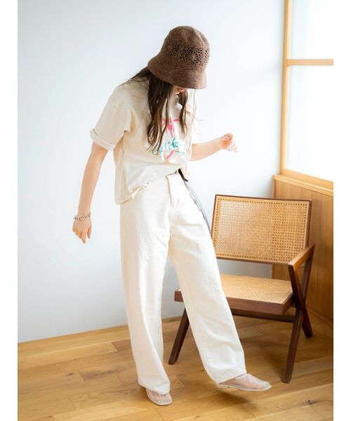 MIXTA(ミクスタ)の「mixta別注 グラフィックロゴTee(Tシャツ/カットソー・レディース・アイボリー/グリーン/チャコールグレー・FREE)」の12枚目の写真