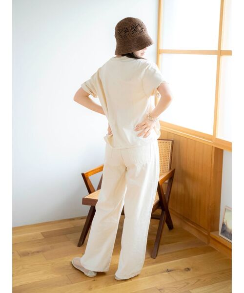 MIXTA(ミクスタ)の「mixta別注 グラフィックロゴTee(Tシャツ/カットソー・レディース・アイボリー/グリーン/チャコールグレー・FREE)」の14枚目の写真