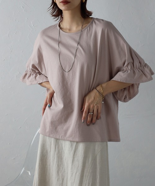 Bonjour Sagan(ボンジュールサガン)の「フリルギャザースリーブTシャツ(Tシャツ/カットソー・レディース・キナリ/ピンクベージュ/ブラック・FREE)」の3枚目の写真