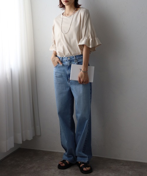 Bonjour Sagan(ボンジュールサガン)の「フリルギャザースリーブTシャツ(Tシャツ/カットソー・レディース・キナリ/ピンクベージュ/ブラック・FREE)」の4枚目の写真