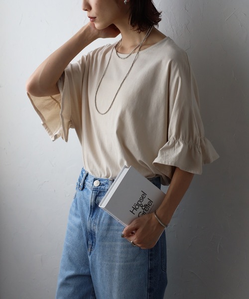 Bonjour Sagan(ボンジュールサガン)の「フリルギャザースリーブTシャツ(Tシャツ/カットソー・レディース・キナリ/ピンクベージュ/ブラック・FREE)」の6枚目の写真
