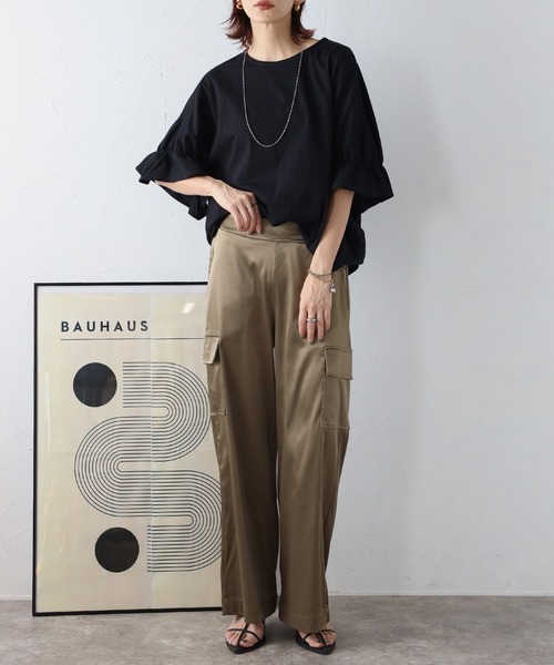 Bonjour Sagan(ボンジュールサガン)の「フリルギャザースリーブTシャツ(Tシャツ/カットソー・レディース・キナリ/ピンクベージュ/ブラック・FREE)」の11枚目の写真