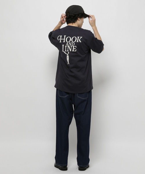 niko and...(ニコアンド)の「【CITY CREEK】プリントTシャツ2(Tシャツ/カットソー・メンズ・イエロー系その他/オフホワイト/ナチュラル/ダークブルー・MEDIUM/LARGE)」の13枚目の写真