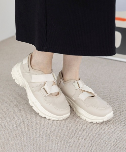 studio CLIP(スタディオクリップ)の「【スタイルアップシューズ】柔らか厚底スニーカー(スニーカー・レディース・ブラック/ナチュラル・LARGE/MEDIUM)」の20枚目の写真