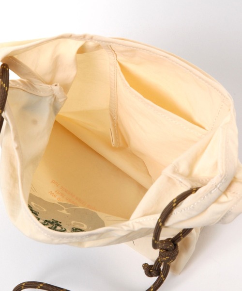 Fishs Eddy（フィッシュエディ）の「[Fishs Eddy(フィッシュエディ)]ナイロンショルダーバッグ（ショルダーバッグ・レディース・ベージュ/ホワイト/ライトブルー・FREE）」の9枚目の写真