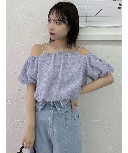 dazzlin（ダズリン）の「オフショルジャカードトップス（シャツ/ブラウス・レディース・オフホワイト/ブルー/ブラック・FREE）」の6枚目の写真