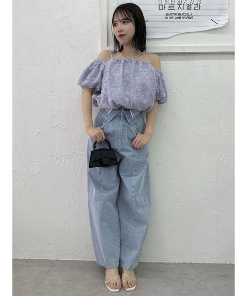 dazzlin（ダズリン）の「オフショルジャカードトップス（シャツ/ブラウス・レディース・オフホワイト/ブルー/ブラック・FREE）」の9枚目の写真