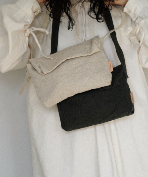 CRONY.(クルーニー)の「【CRONY. /クルニー】 HYBRID LINEN Flap Shoulder S(ショルダーバッグ・メンズ・グリーン/ブラック/アイボリー・FREE)」の2枚目の写真
