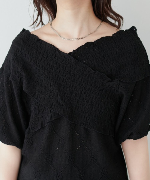 natural couture（ナチュラルクチュール）の「【WEB限定】アイレットカットレースクロスオフショルプルオーバー（Tシャツ/カットソー・レディース・ラベンダー/アイボリー/サックスブルー/ブラック・FREE）」の8枚目の写真