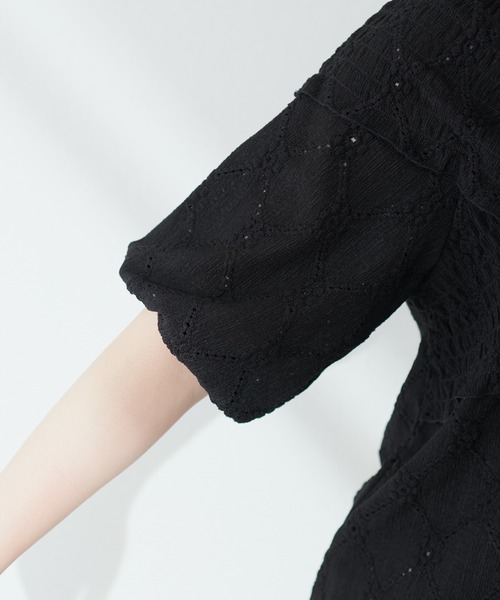 natural couture（ナチュラルクチュール）の「【WEB限定】アイレットカットレースクロスオフショルプルオーバー（Tシャツ/カットソー・レディース・ラベンダー/アイボリー/サックスブルー/ブラック・FREE）」の10枚目の写真