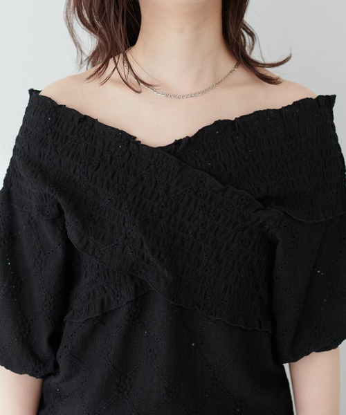 natural couture（ナチュラルクチュール）の「【WEB限定】アイレットカットレースクロスオフショルプルオーバー（Tシャツ/カットソー・レディース・ラベンダー/アイボリー/サックスブルー/ブラック・FREE）」の7枚目の写真