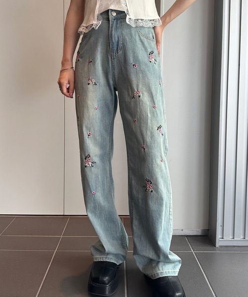 solleim（ソルレム）の「フラワー刺繍セミワイドデニム（デニムパンツ・レディース・ブルー/サックスブルー・S/M）」の2枚目の写真
