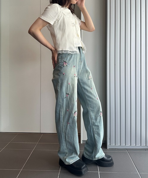 solleim（ソルレム）の「フラワー刺繍セミワイドデニム（デニムパンツ・レディース・ブルー/サックスブルー・S/M）」の6枚目の写真