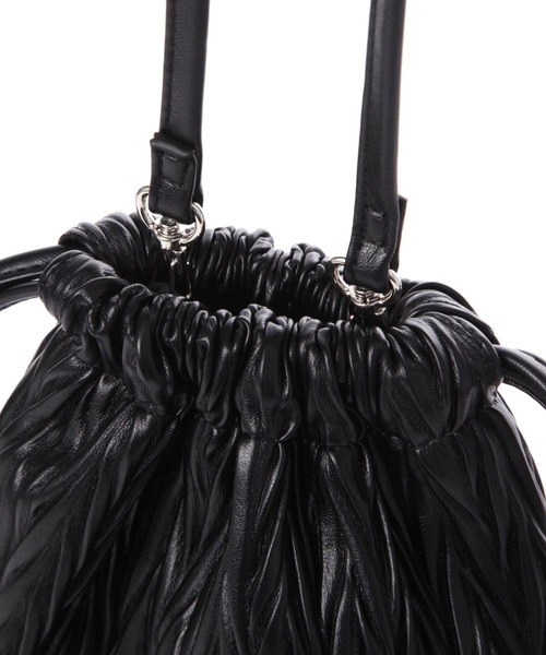 LAKOLE（ラコレ）の「ヘリンボン巾着ショルダーバッグ / 132239（ショルダーバッグ・レディース・オフホワイト/ブラック/ライトグリーン・FREE）」の10枚目の写真