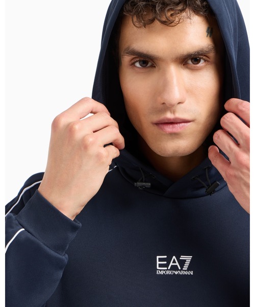 EMPORIO ARMANI EA7（エンポリオアルマーニイーエーセブン）の「【エンポリオ アルマーニ EA7】Core Identity フード付きスウェットシャツ テクニカルファブリック（スウェット・メンズ・ネイビー系・SMALL/MEDIUM/LARGE/X-LARGE/X-SMALL）」の3枚目の写真