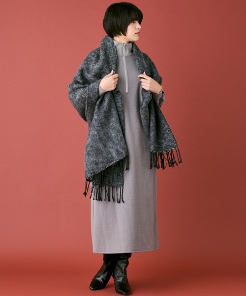 INED CLARO（イネドクラロ）の「ハンドウーヴンコットンアクリルショール（マフラー・レディース・チャコールグレー/ブルー・フリー）」の4枚目の写真
