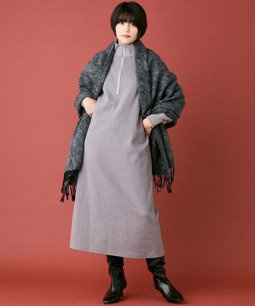 INED CLARO（イネドクラロ）の「ハンドウーヴンコットンアクリルショール（マフラー・レディース・チャコールグレー/ブルー・フリー）」の5枚目の写真