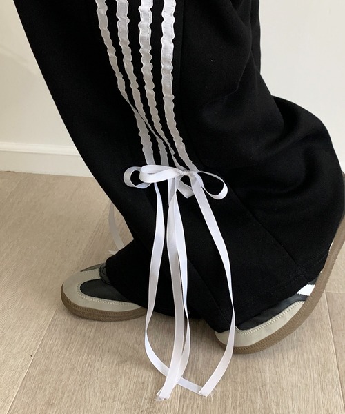 lilful（リルフル）の「サイドライン リボン スウェット ジャージ ワイドパンツ（スウェットパンツ・レディース・ライトグレー/グレー/ブラック/ピンク・S/M）」の15枚目の写真