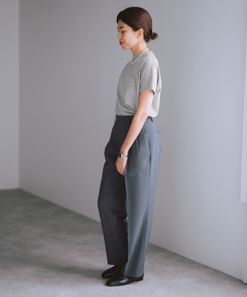 IENA（イエナ）の「BLACK シグネチャーTシャツ（Tシャツ/カットソー・レディース・チャコールグレー/ホワイト・FREE）」の6枚目の写真