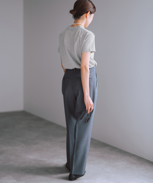 IENA（イエナ）の「BLACK シグネチャーTシャツ（Tシャツ/カットソー・レディース・チャコールグレー/ホワイト・FREE）」の8枚目の写真