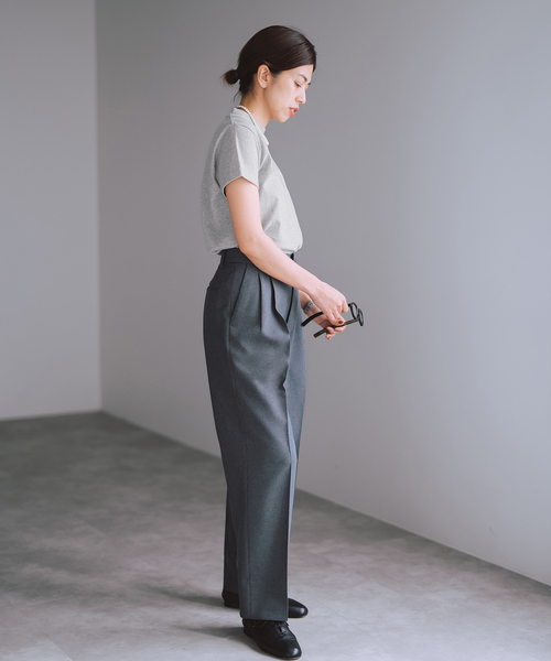 IENA（イエナ）の「BLACK シグネチャーTシャツ（Tシャツ/カットソー・レディース・チャコールグレー/ホワイト・FREE）」の9枚目の写真