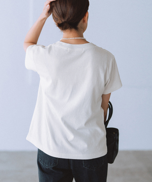 IENA（イエナ）の「BLACK シグネチャーTシャツ（Tシャツ/カットソー・レディース・チャコールグレー/ホワイト・FREE）」の12枚目の写真