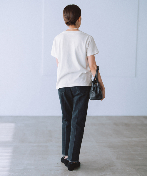 IENA（イエナ）の「BLACK シグネチャーTシャツ（Tシャツ/カットソー・レディース・チャコールグレー/ホワイト・FREE）」の18枚目の写真