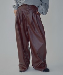 bita. | ダブルタックレザーワイドパンツ(その他パンツ)
