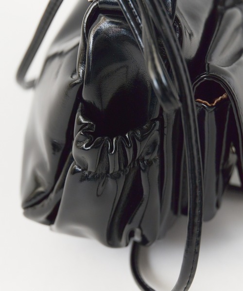 Chick（チック）の「Ribbon Design Shoulder Bag / リボンデザイン ギャザーミニバッグ 2026年春夏（ハンドバッグ・レディース・ブラック/レッド/ホワイト/シルバー・FREE）」の8枚目の写真