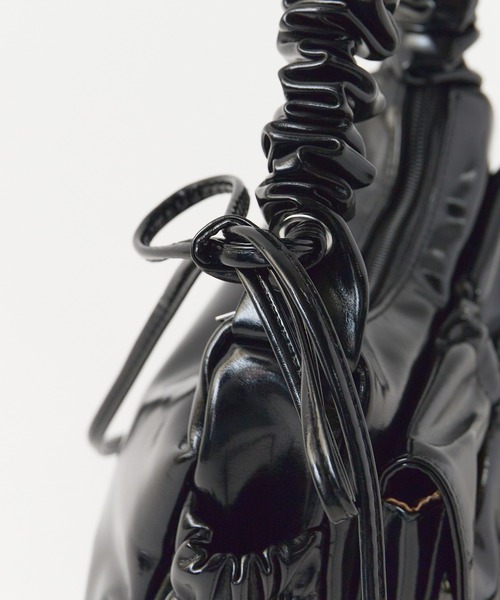 Chick（チック）の「Ribbon Design Shoulder Bag / リボンデザイン ギャザーミニバッグ 2026年春夏（ハンドバッグ・レディース・ブラック/レッド/ホワイト/シルバー・FREE）」の14枚目の写真