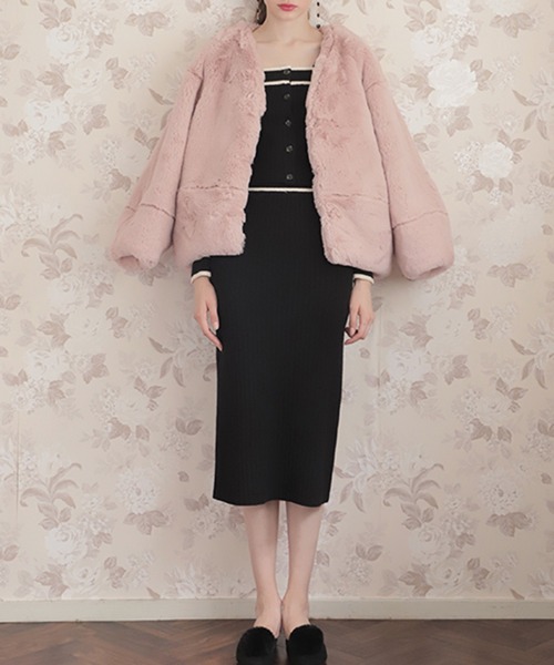 Seemi. byNICECLAUP（ シーミーバイナイスクラップ）の「【Seemi.】フェイクファーコート（ノーカラーコート・レディース・ベージュ/ピンク/ピンク系その他・FREE）」の4枚目の写真