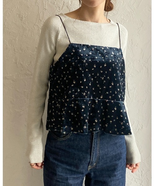 She's Closet(シーズクローゼット)の「フレア切り替え花柄ベロアキャミソールビスチェ(キャミソール・レディース・ピンク/ホワイト・FREE)」の3枚目の写真