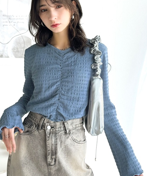 classicalelf（クラシカルエルフ）の「大人の魅力を引き立てる。胸シャーリングジャガードトップス（長袖）（Tシャツ/カットソー・レディース・ブルー/ブラック/グレイッシュベージュ/アイボリー・LARGE/MEDIUM/SMALL/X-LARGE）」の4枚目の写真