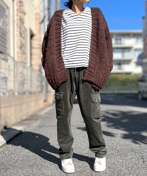 BEATJIVE（ビートジャイブ）の「コーデュロイ カーゴパンツ ワイド テーパード パンツ レディース（カーゴパンツ・レディース・ベージュ/ブラック/カーキ・LARGE/MEDIUM）」の4枚目の写真