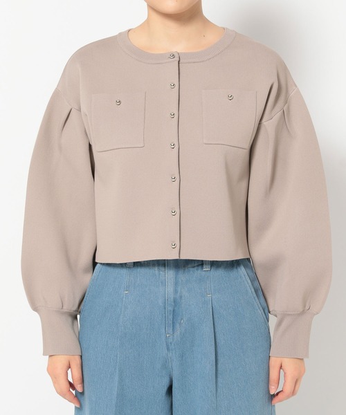 mysty woman(ミスティウーマン)の「メタルボタンジャケットライクカーディガン 315507(カーディガン/ボレロ・レディース・グレイッシュベージュ/オフホワイト/ライトブルー/ブラック・FREE)」の7枚目の写真