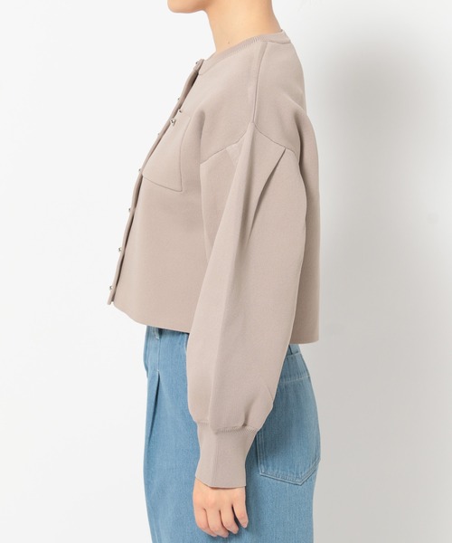 mysty woman(ミスティウーマン)の「メタルボタンジャケットライクカーディガン 315507(カーディガン/ボレロ・レディース・グレイッシュベージュ/オフホワイト/ライトブルー/ブラック・FREE)」の8枚目の写真