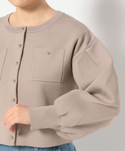 mysty woman(ミスティウーマン)の「メタルボタンジャケットライクカーディガン 315507(カーディガン/ボレロ・レディース・グレイッシュベージュ/オフホワイト/ライトブルー/ブラック・FREE)」の12枚目の写真