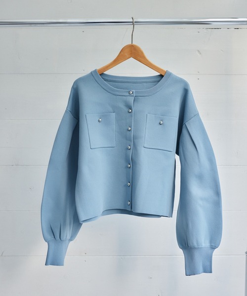 mysty woman(ミスティウーマン)の「メタルボタンジャケットライクカーディガン 315507(カーディガン/ボレロ・レディース・グレイッシュベージュ/オフホワイト/ライトブルー/ブラック・FREE)」の22枚目の写真